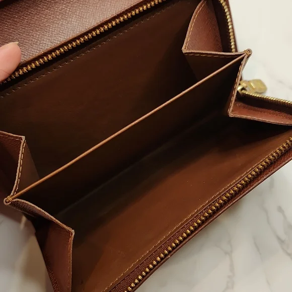 Louis Vuitton Porte Monnaie Tresor Monogram Wallet - Picture 7 of 13